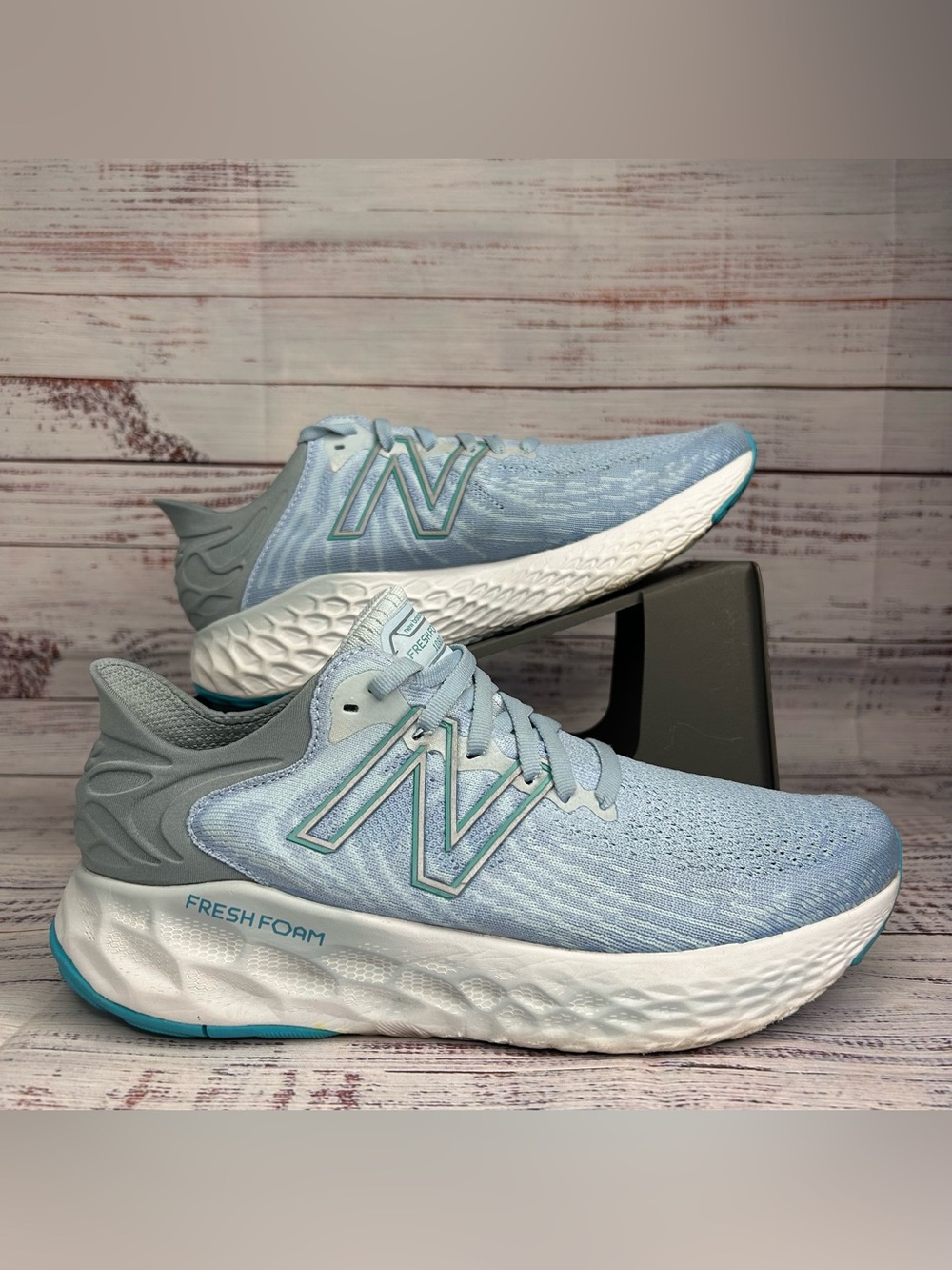 New Balance Fresh Foam 1080v11 Womens Size 8.5 Blue White Running Shoes Sneaker